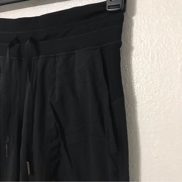 Lululemon joggers size 4 - Picture 3 of 7